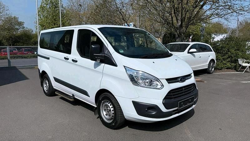 Second-hand Ford Transit Custom 105 CP (77 kW) 2017 Alb Monovolum