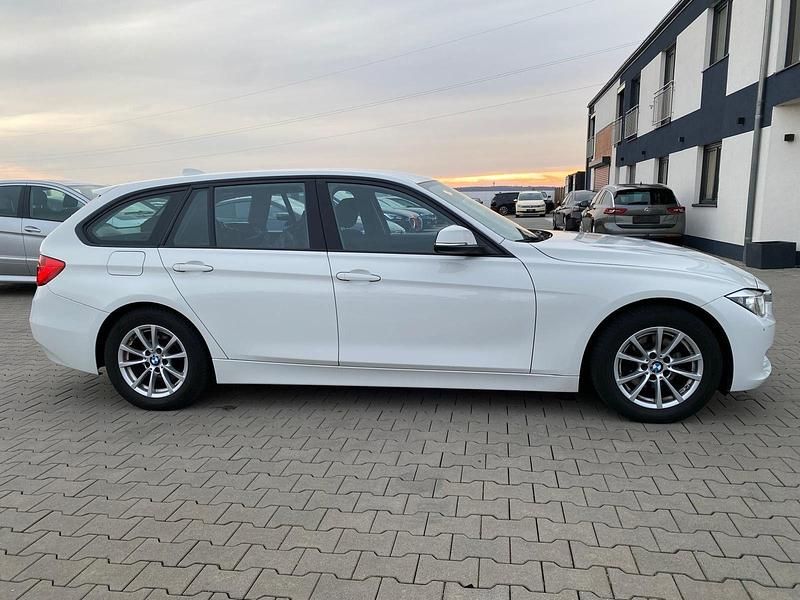 Gebraucht BMW 320 184 PS (135 kW) 2015 Rot Kombi