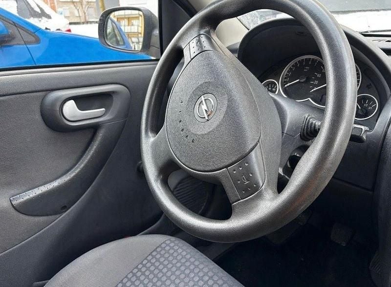 Silber Gebraucht 2003 Opel Corsa Sport Limousine | 1.249 € (Guter Preis) - Bild 1/4