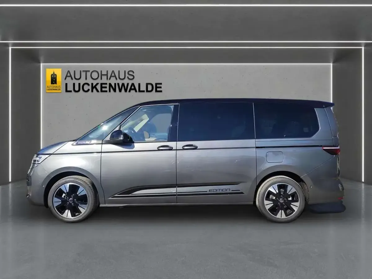 Neu VW T7 Edition 150 PS (110 kW) 2026 Indiumgrau metallic deep black Van
