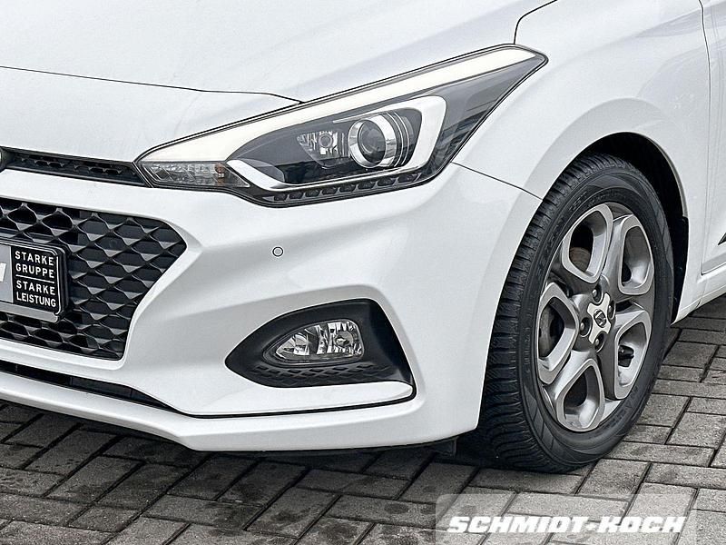 Gebraucht Hyundai i20 Style 84 PS (61 kW) 2019 Weiß Kleinwagen