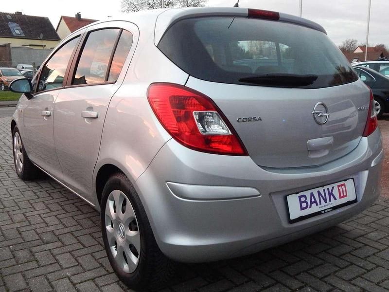 Gebraucht Opel Corsa Edition 95 PS (69 kW) 2014 Argonsilber/switchblade silver Kombi