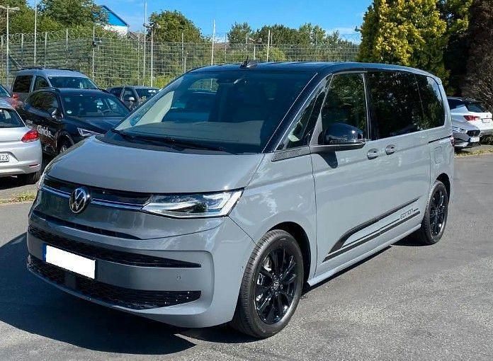 Gebraucht VW Multivan Life 150 PS (110 kW) 2024 Grau Van