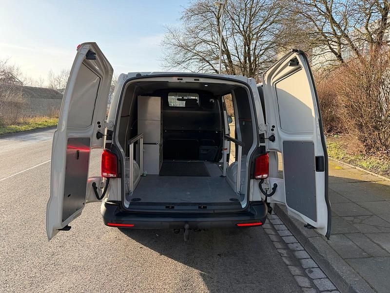 Gebraucht VW Transporter 110 PS (80 kW) 2020 Grau Van