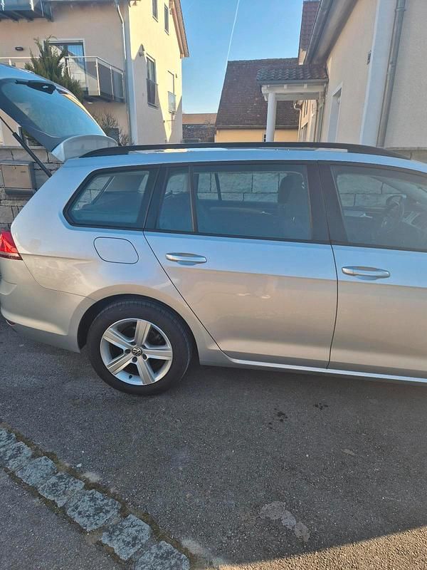 Gebraucht VW Golf VII 105 PS (77 kW) 2014 Beige Kombi