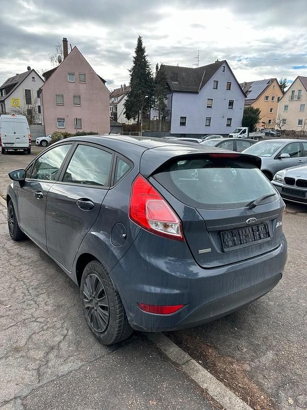 Gebraucht Ford Fiesta 100 PS (73 kW) 2014 Grau Kleinwagen