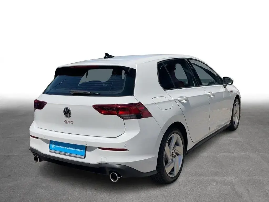 Gebraucht VW Golf VIII GTI 245 PS (180 kW) 2024 Weiß Limousine