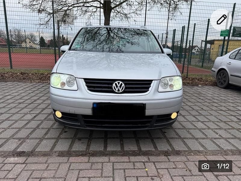 Grau Gebraucht 2005 VW Touran Van / Kleinbus | 3.500 € (Etwas zu teuer) - Bild 1/4