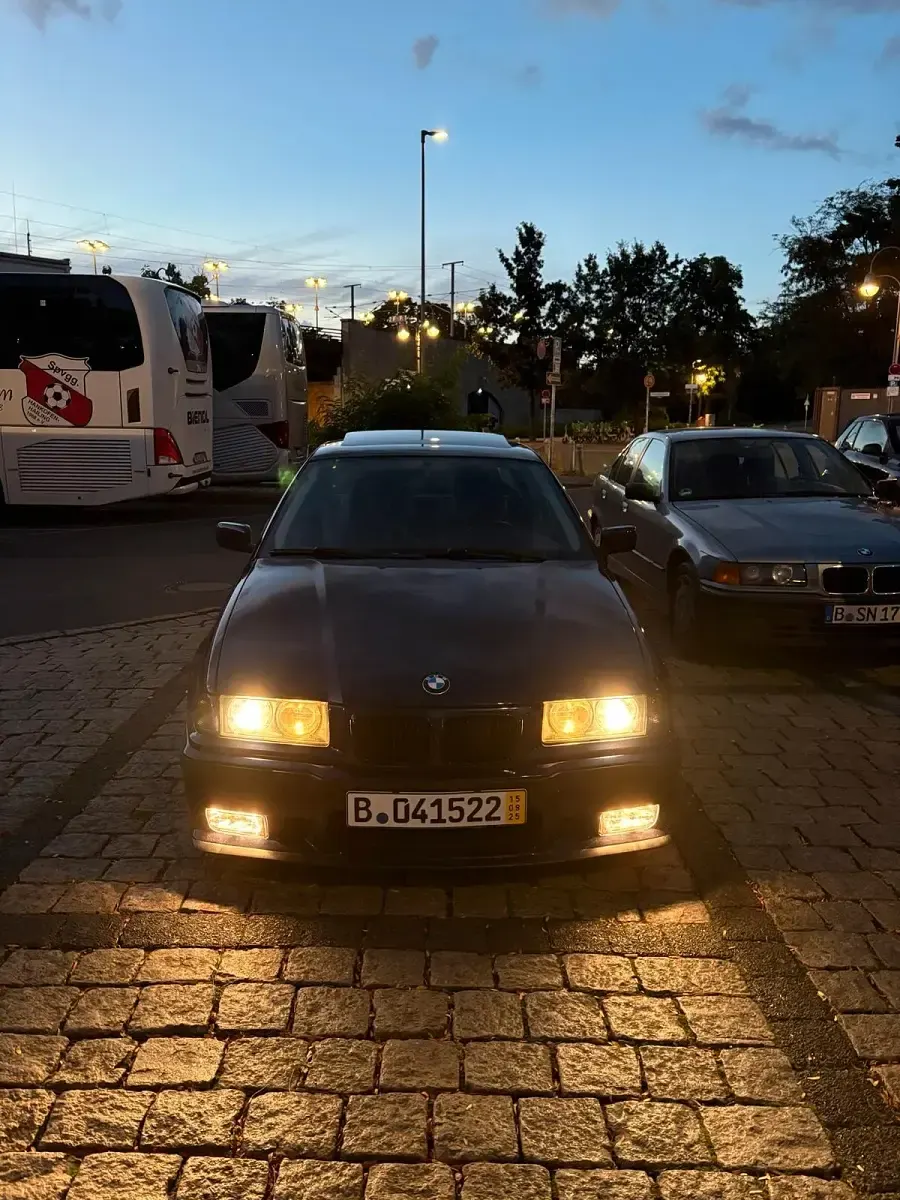 Używany BMW 318 1997 Niebieski Sedan/Limuzyna