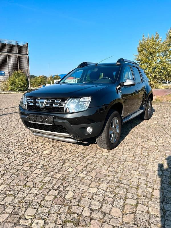 Schwarz Gebraucht 2015 Dacia Duster Celebration SUV | 6.900 € (Guter Preis) - Bild 1/4
