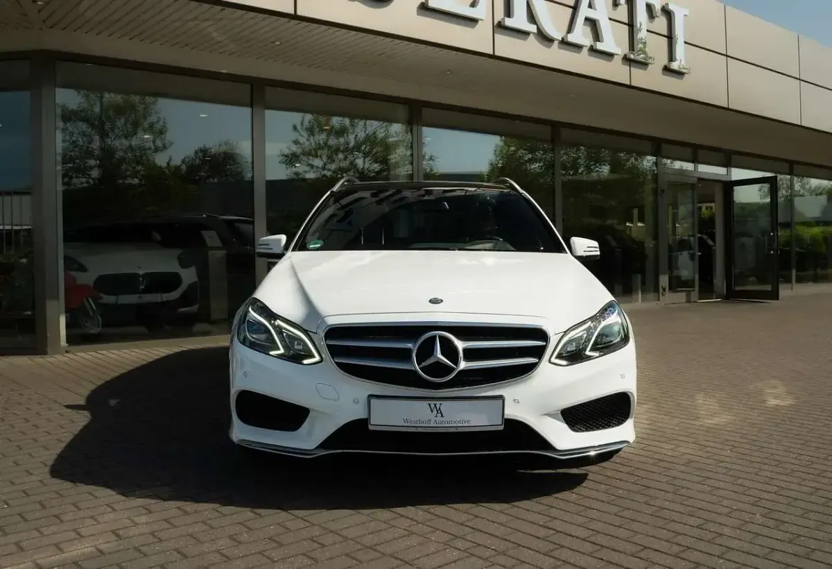 Gebraucht Mercedes E500 AMG 408 PS (300 kW) 2013 Weiß Limousine