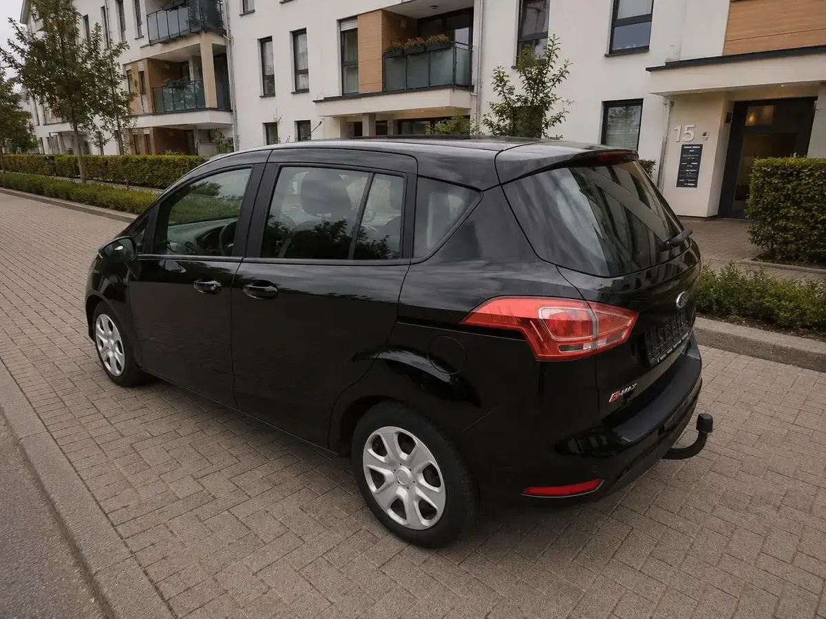 Gebraucht Ford Focus 101 PS (74 kW) 2015 Schwarz Kombi