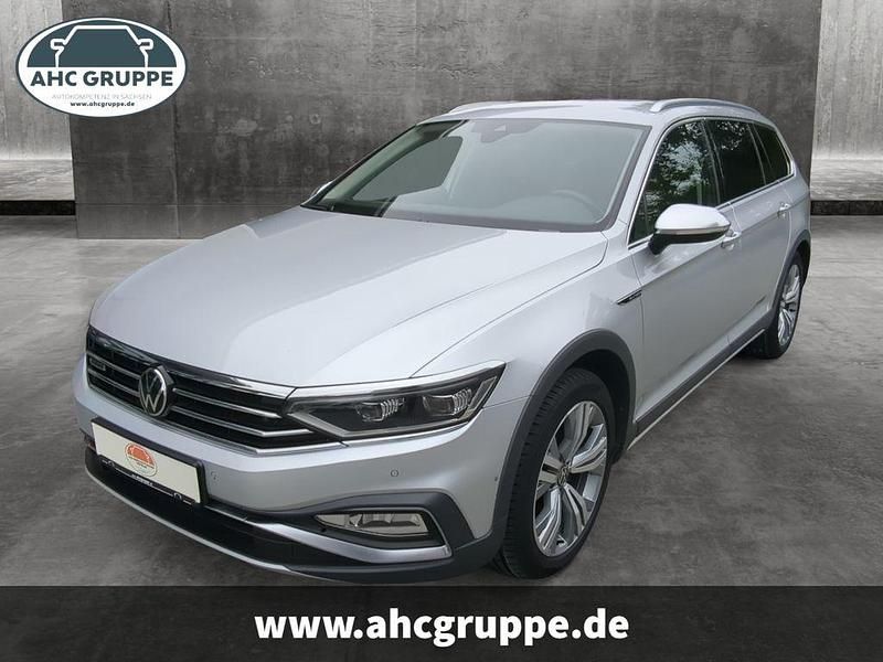 Silber Gebraucht 2021 VW Passat Alltrack Kombi | 25.930 € (Fairer Preis) - Bild 1/4