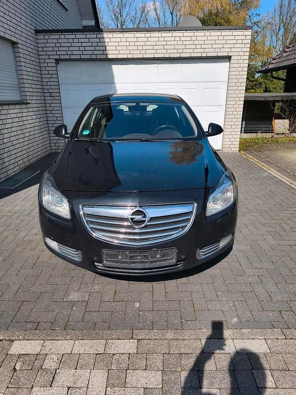 Gebraucht Opel Insignia 160 PS (117 kW) 2013 Schwarz Limousine
