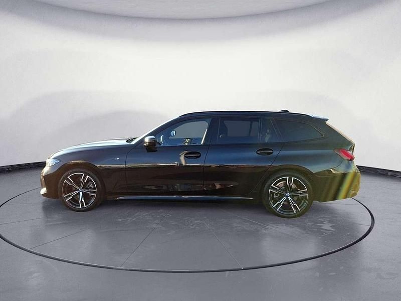 Gebraucht BMW 320 M Sport 184 PS (135 kW) 2025 Black sapphire metallic Kombi