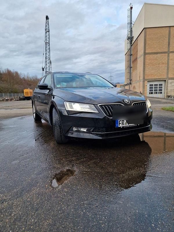 Gebraucht Skoda Superb Style 190 PS (139 kW) 2018 Schwarz Kombi