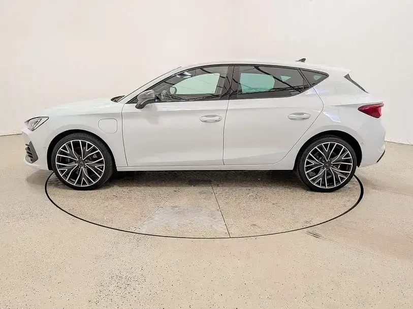 Gebraucht Cupra Leon 245 PS (180 kW) 2021 "nevada" weiss Limousine