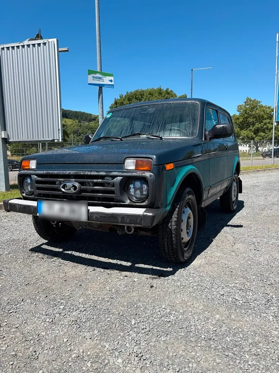 Gebraucht Lada Taiga 83 PS (61 kW) 2016 Grün SUV