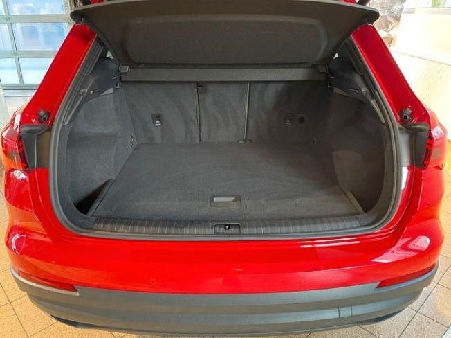 Gebraucht Audi Q3 Ambiente 150 PS (110 kW) 2019 Rot SUV