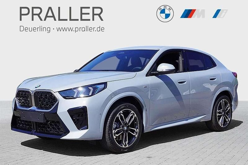 Grau Gebraucht 2024 BMW X2 Comfort Edition SUV | 48.900 € - Bild 1/4