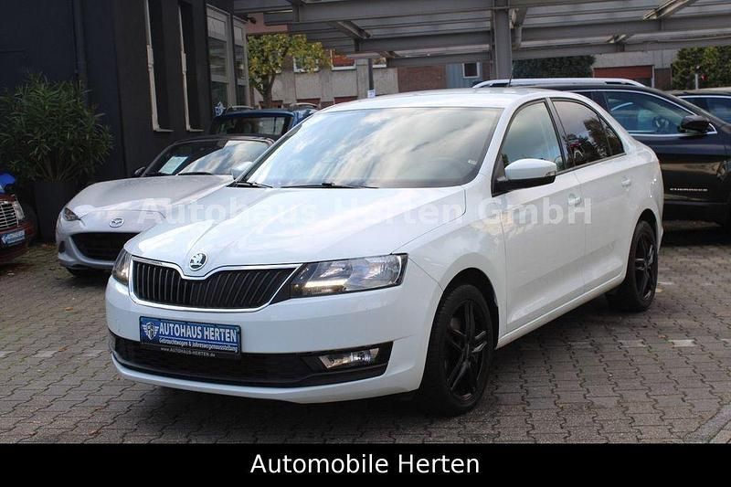 Weiß Gebraucht 2019 Skoda Rapid Ambition Limousine | 11.800 € (Fairer Preis) - Bild 1/4