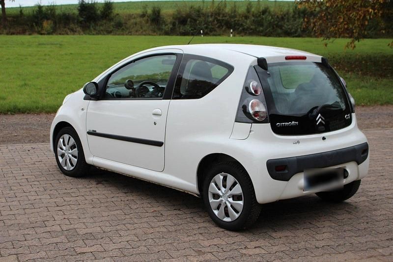 Gebraucht Citroën C1 Style 70 PS (51 kW) 2010 Weiß Kleinwagen
