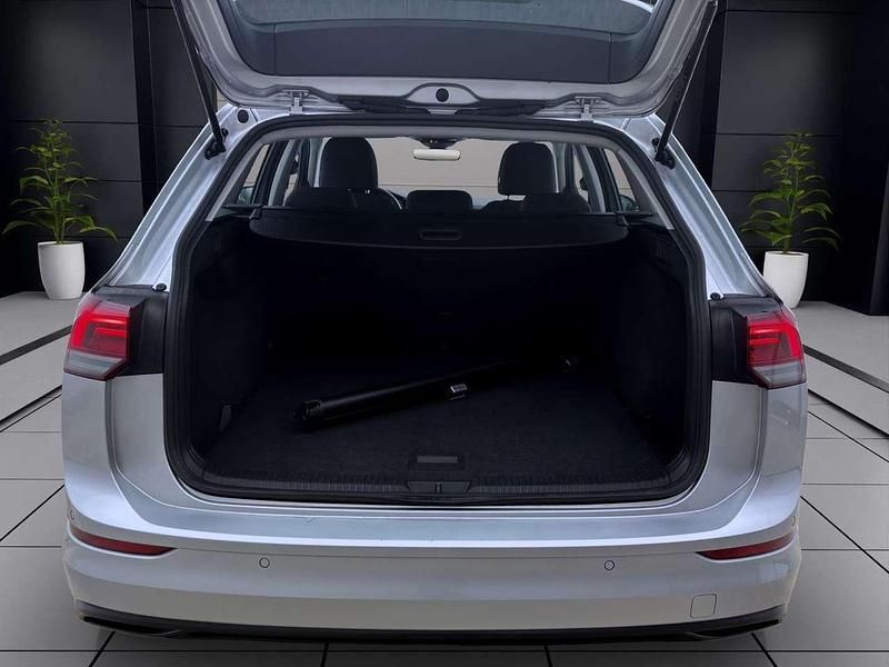 Gebraucht VW Golf VIII Life 116 PS (85 kW) 2022 Silber Kombi