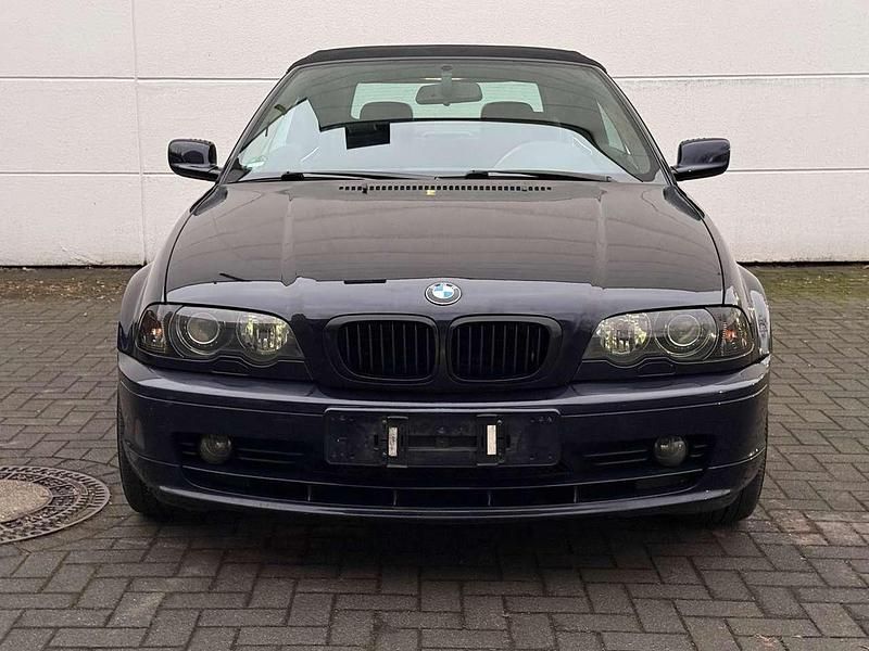 Blau Gebraucht 2002 BMW 320 Cabriolet Performance Cabrio | 8.900 € (Etwas zu teuer) - Bild 1/4