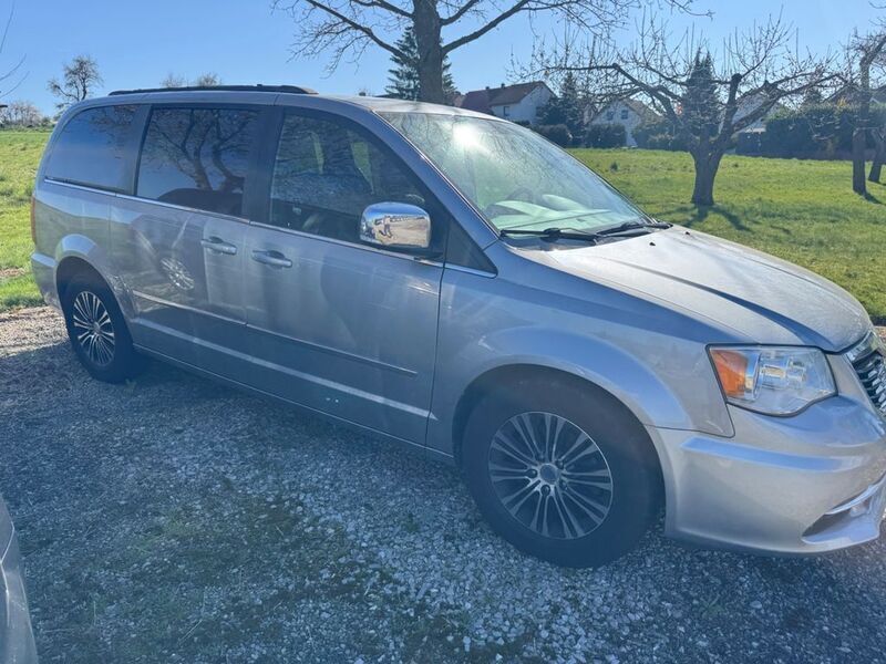 Gebraucht Lancia Voyager S 177 PS (130 kW) 2015 Silber Van / Kleinbus