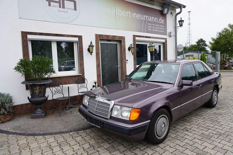 Gebraucht Mercedes E230 132 PS (97 kW) 1992 Braun Limousine