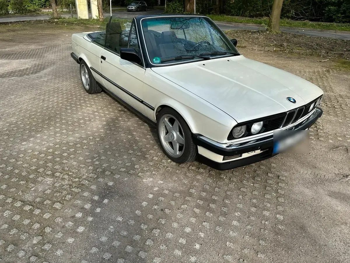 Gebraucht BMW 325 Cabriolet 171 PS (125 kW) 1986 Weiß Cabrio