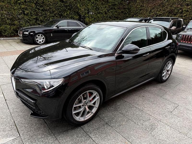 Gebraucht Alfa Romeo Stelvio Super 280 PS (205 kW) 2017 Schwarz SUV