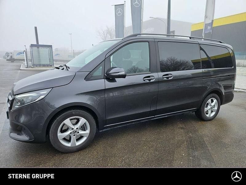 Gebraucht Mercedes V300 Style 237 PS (174 kW) 2025 Grau Van / Kleinbus