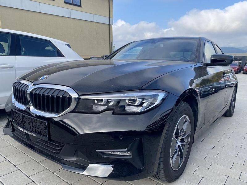 Schwarz Gebraucht 2021 BMW 320 Sport Line Limousine | 26.890 € (Guter Preis) - Bild 1/4