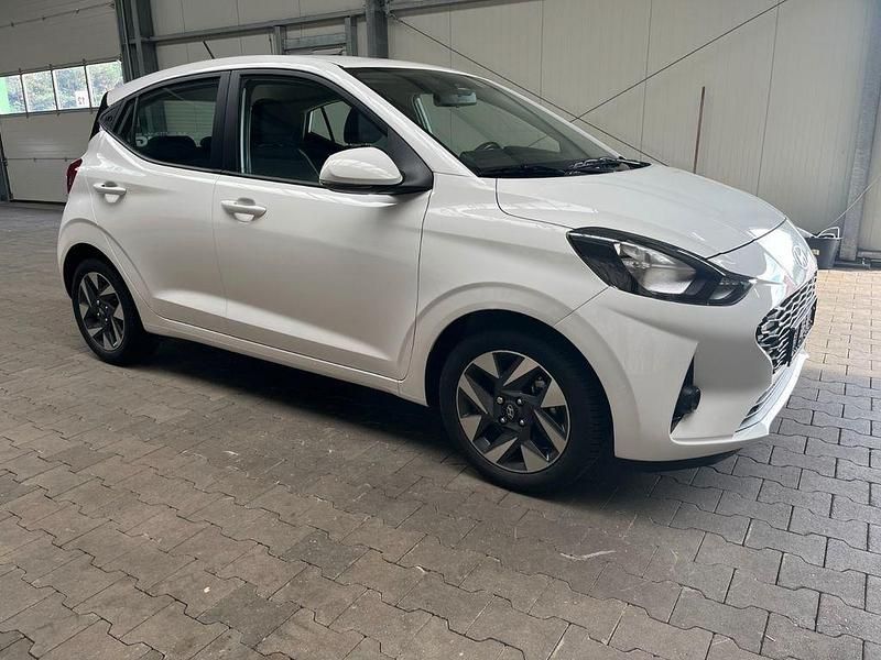 Gebraucht 2024 Hyundai i10 Trend Kleinwagen | 14.990 € (Superpreis) - Bild 1/4