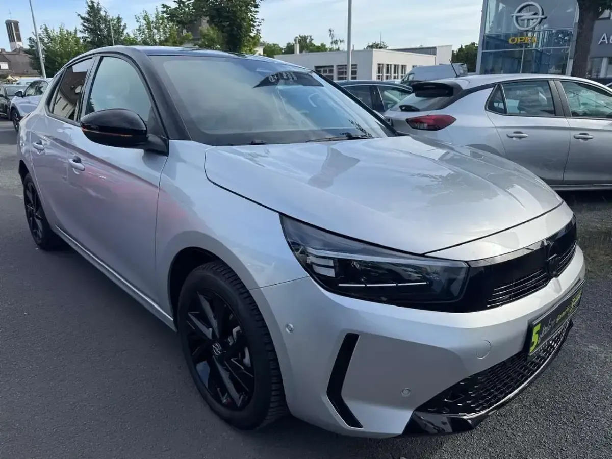 Gebraucht Opel Corsa 101 PS (74 kW) 2025 Kristall silber Kleinwagen