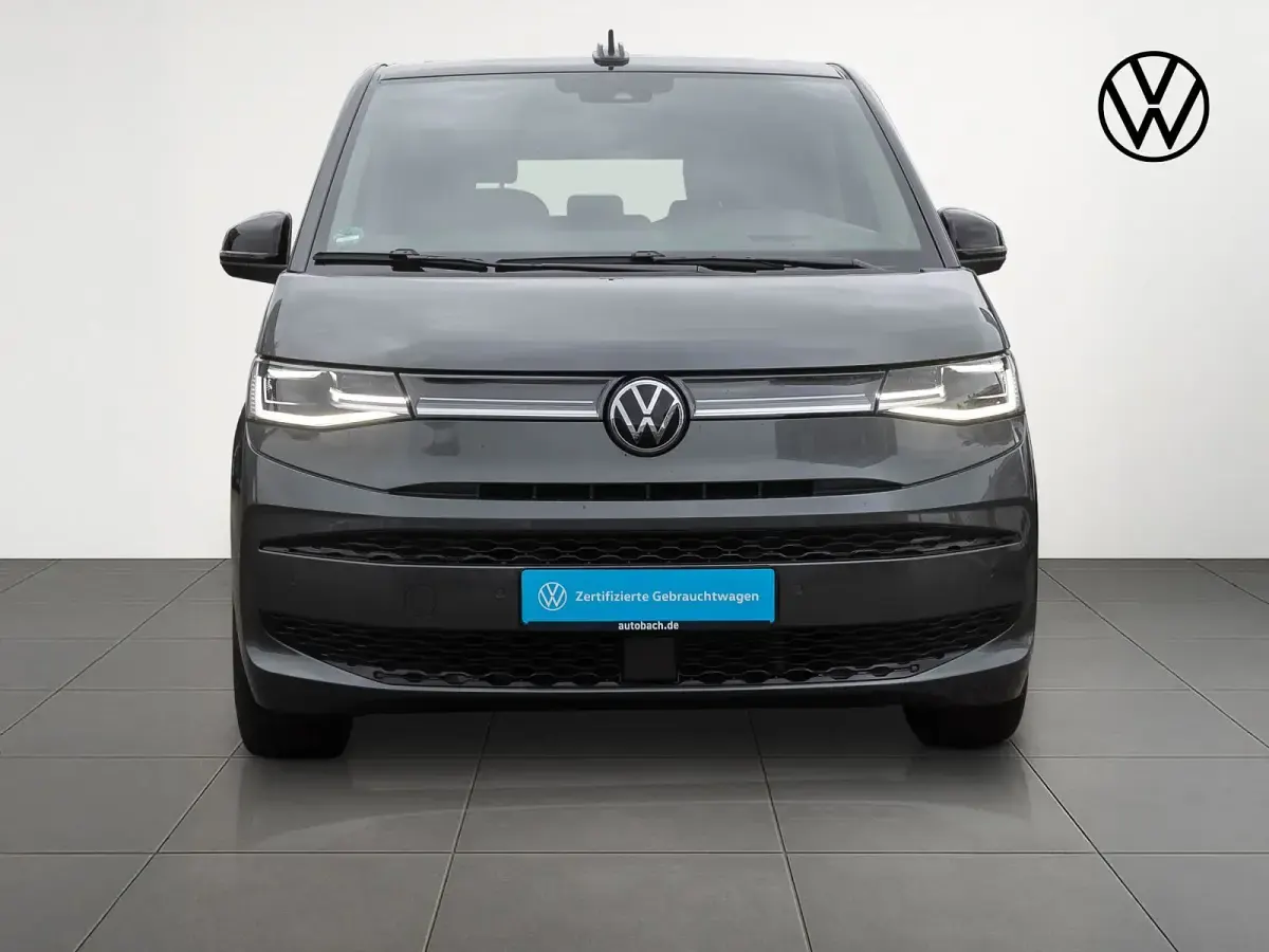Używany VW Multivan Life 150 KM (110 kW) 2024 Szary Minivan