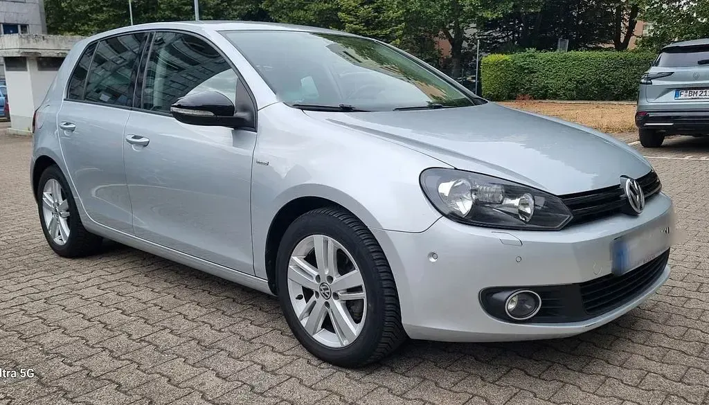 Gebraucht VW Golf VII Match 122 PS (89 kW) 2012 Silber Limousine