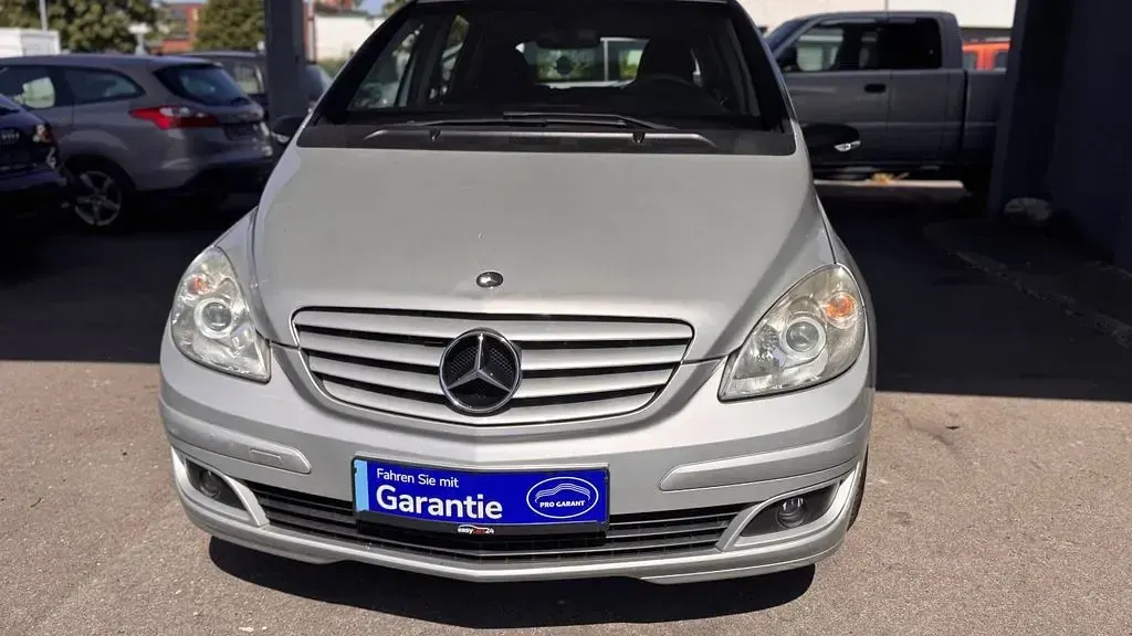 Gebraucht Mercedes B150 95 PS (69 kW) 2006 Silber Van / Kleinbus