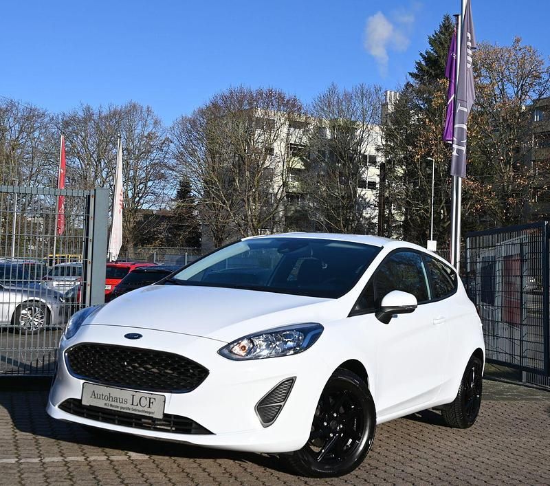Weiß Gebraucht 2019 Ford Fiesta Limousine | 8.390 € (Guter Preis) - Bild 1/4