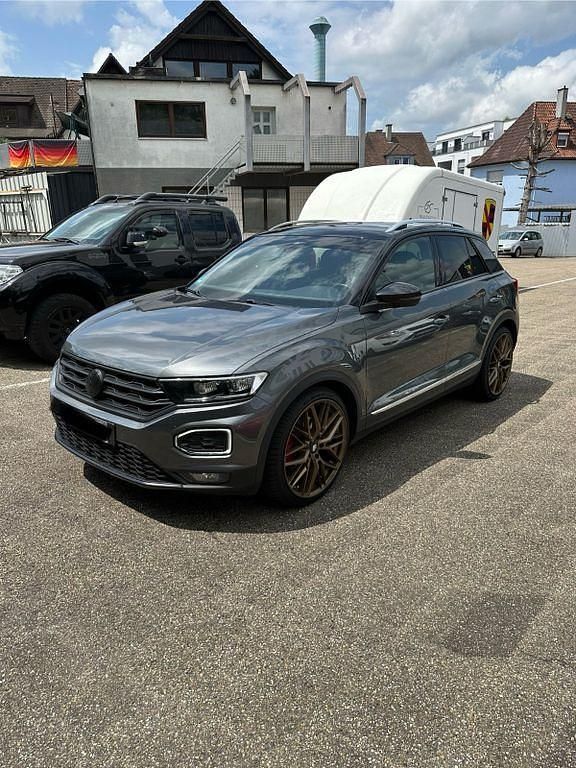 Grau Gebraucht 2018 VW T-Roc Sportline SUV | 19.999 € (Guter Preis) - Bild 1/4
