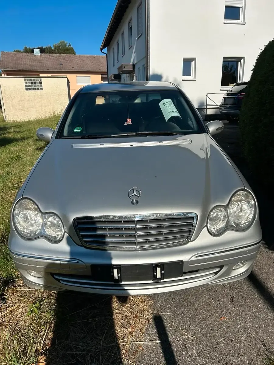 Gebraucht Mercedes C220 150 PS (110 kW) 2005 Silber Limousine