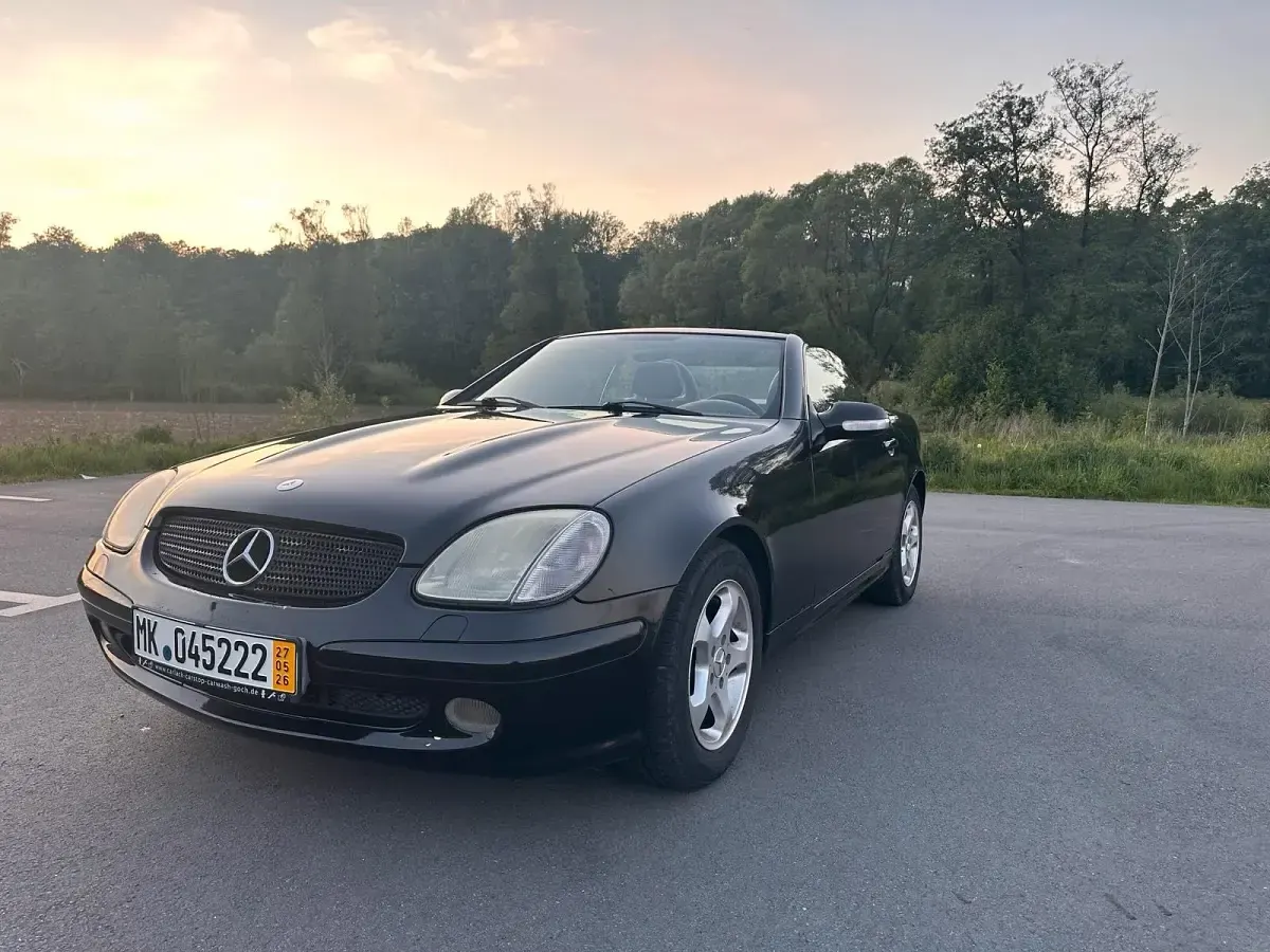 Second-hand Mercedes SLK200 163 CP (119 kW) 2000 Negru Cabrio