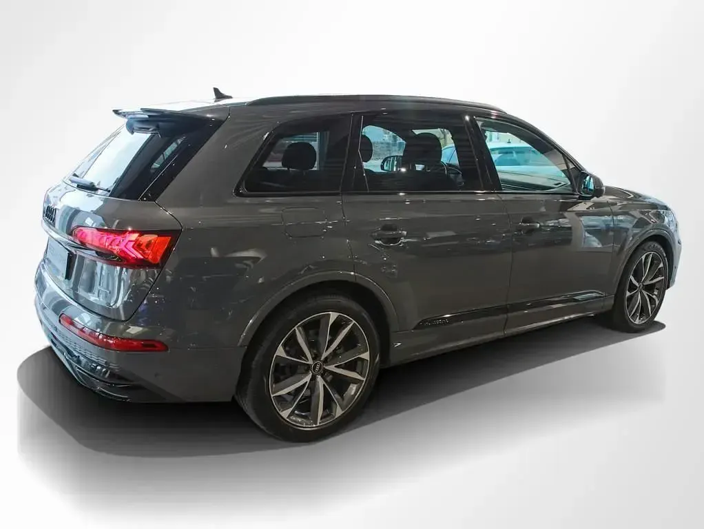 Gebraucht Audi Q7 Ambiente 381 PS (280 kW) 2023 Individuallackierungen audi exclusive SUV