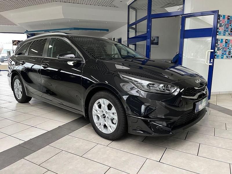 Gebraucht Kia Ceed Sportswagon Vision 140 PS (102 kW) 2025 Zilinaschwarz Kombi
