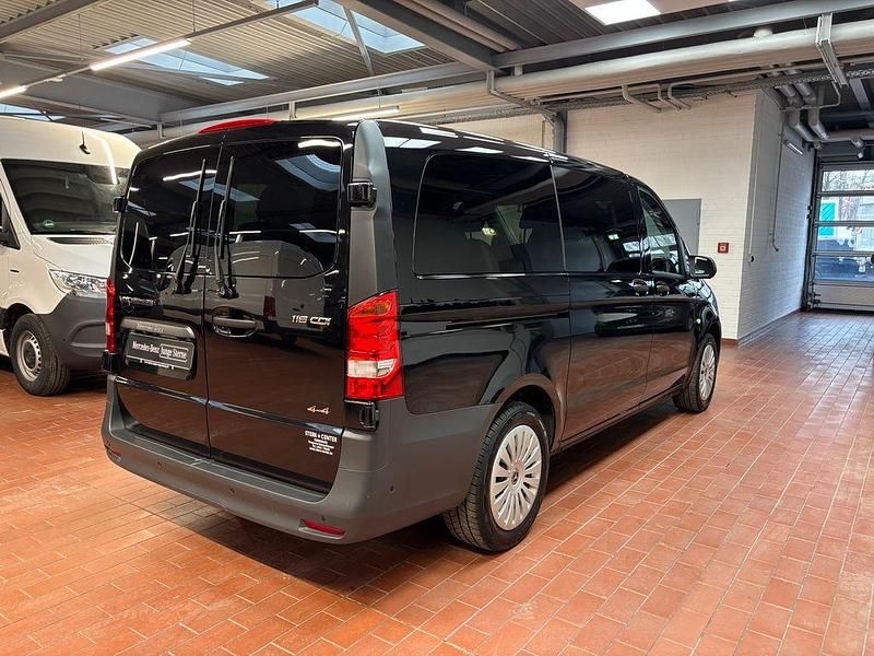 Gebraucht Mercedes Vito 163 PS (119 kW) 2025 Schwarz Van