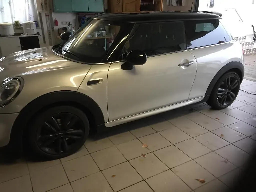 Usado Mini Cooper 137 HP (100 kW) 2017 Prateado Citadino