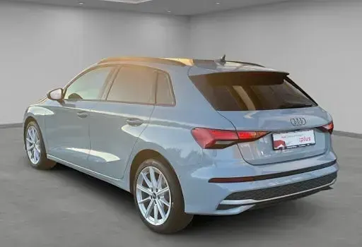 Używany Audi A3 Advanced 150 KM (110 kW) 2025 Szary Sedan/Limuzyna