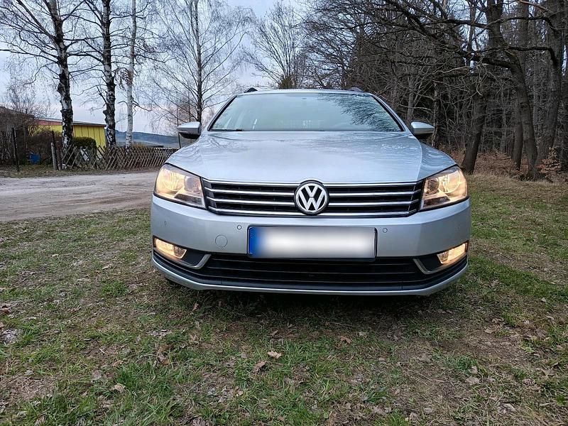 Gebraucht VW Passat 140 PS (102 kW) 2012 Silber Kombi