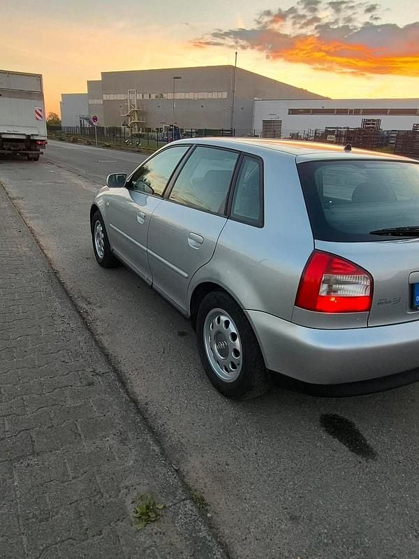 Usata Audi A3 125 CV (91 kW) 2002 Argento Utilitaria